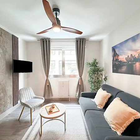 Arc De Triomphe * Paris